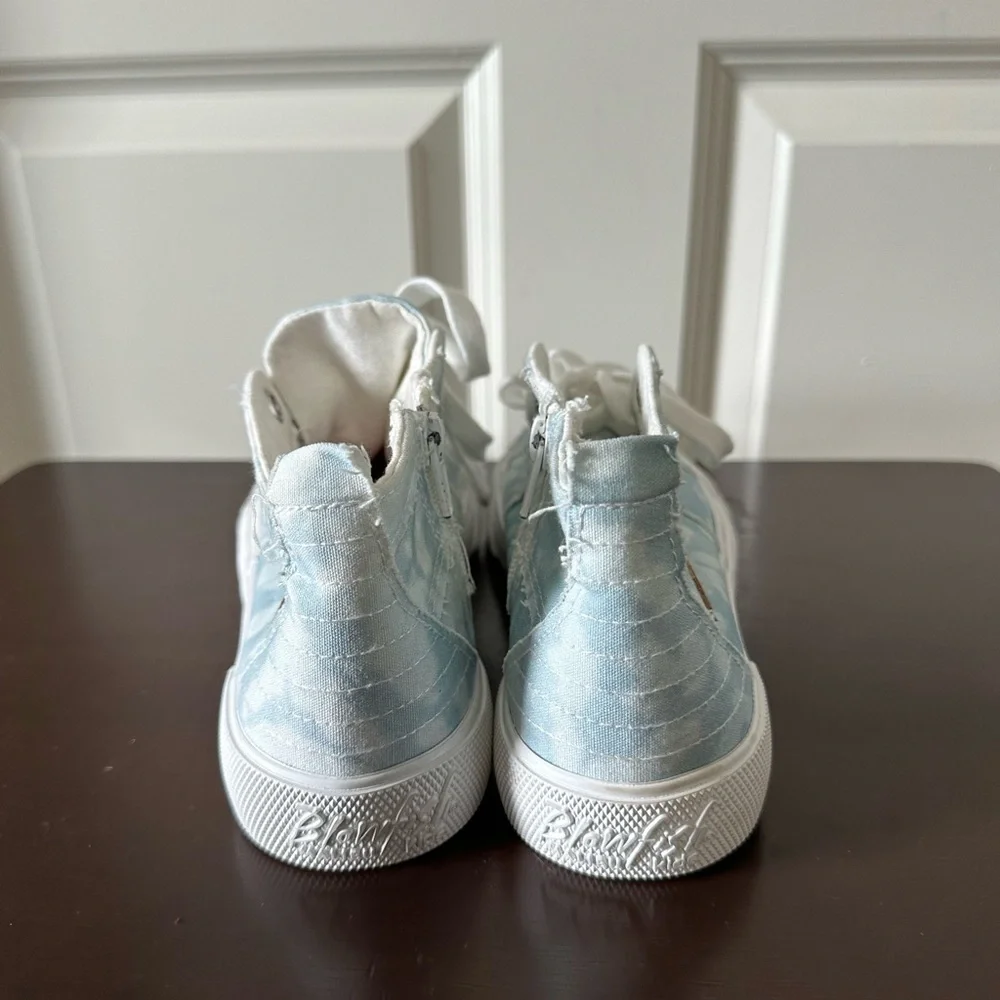 Blowfish Malibu Kids Sky Harmony Dye Canvas Blue Shoes Kids Size 5